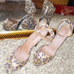 Just Fab Platform Leopard Print Peep toe Heels
